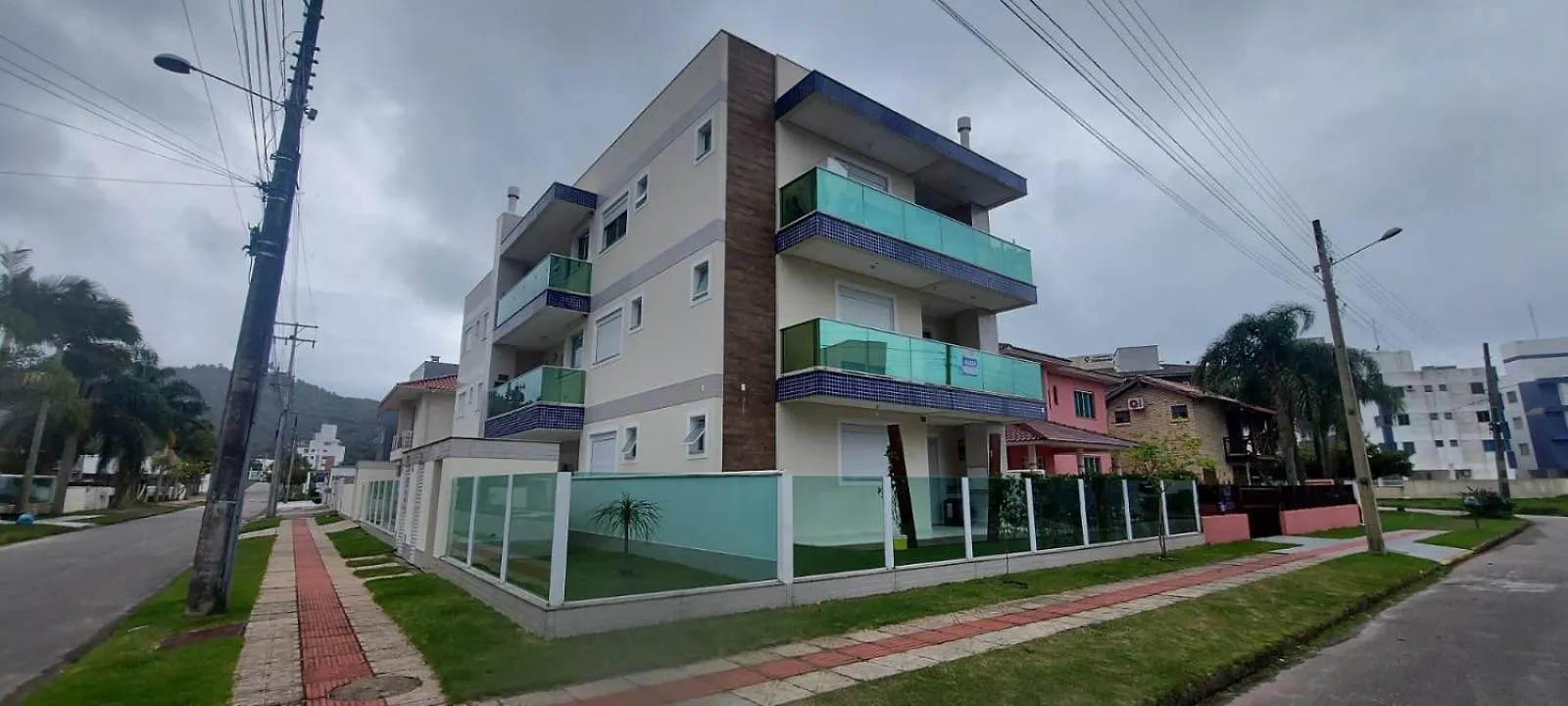 Apartamento Residencial Mar Azul - Praia De Palmas - Governador Celso Ramos-Sc Brasil